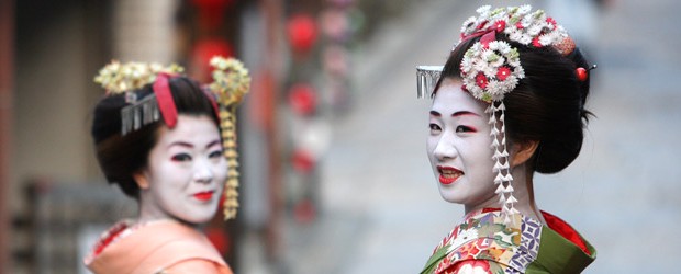 Bij aankomst zei de taxichaffeur: "we have 1000 temples & 500 shrines in Kyoto!". Ik denk dat er geen woord van gelogen is.